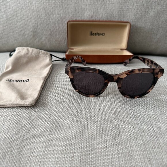 illesteva Sicilia Blush Tortoise Sunglasses EUC main image 6